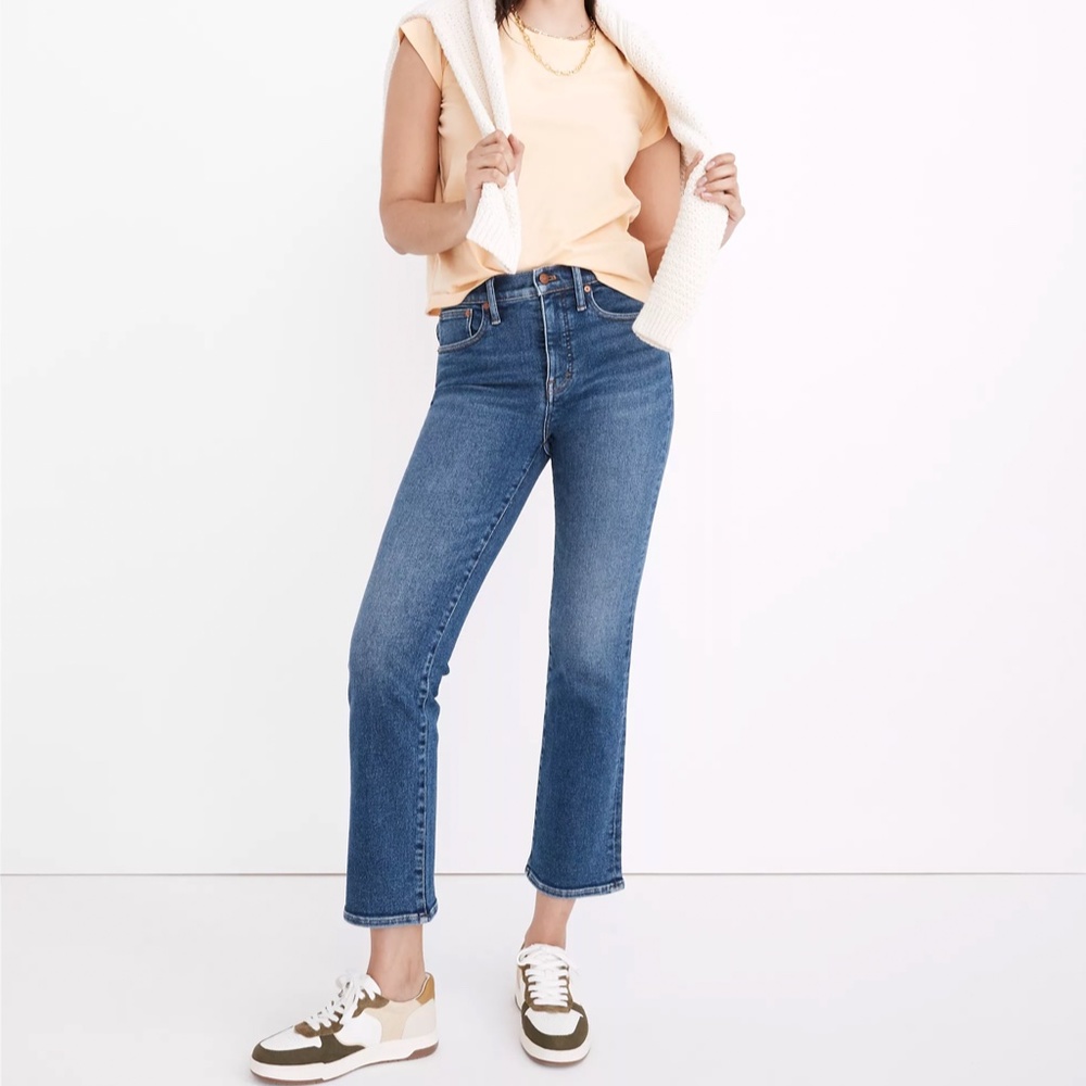 Madewell -Cali Demi-Boot Jeans in Bodney Wash - Size 24